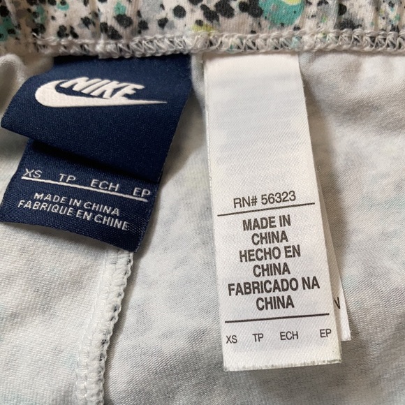 Like new Nike paint splatter leggings - Picture 8 of 8